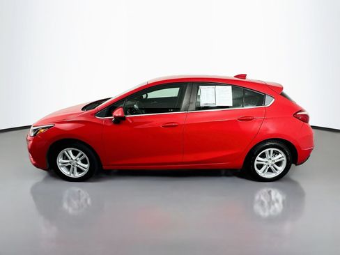 Used 2017 Chevrolet Cruze LT w/ Convenience Package FWD image 4