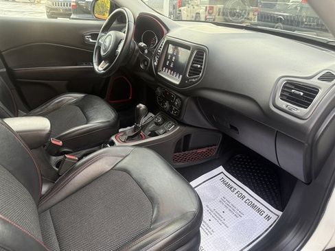 Used 2019 Jeep Compass Trailhawk AWD/4WD image 38