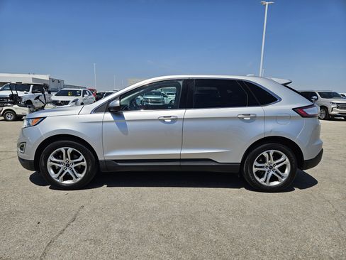 Used 2018 Ford Edge Titanium FWD image 4
