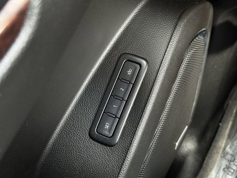 Used 2020 GMC Yukon SLT image 36