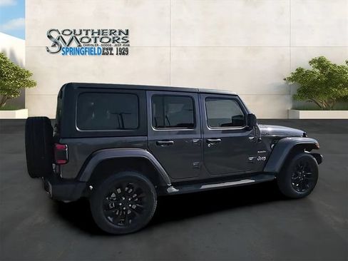 Used 2021 Jeep Wrangler Unlimited Sahara w/ Dual Top Group AWD/4WD image 32