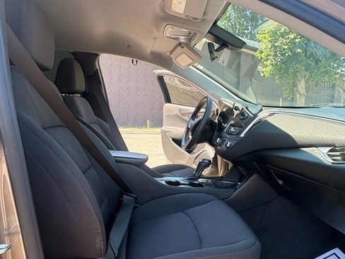 Used 2020 Chevrolet Malibu LT FWD image 12