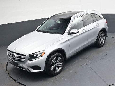 Used 2016 Mercedes-Benz GLC 300 4MATIC w/ Premium Package image 24