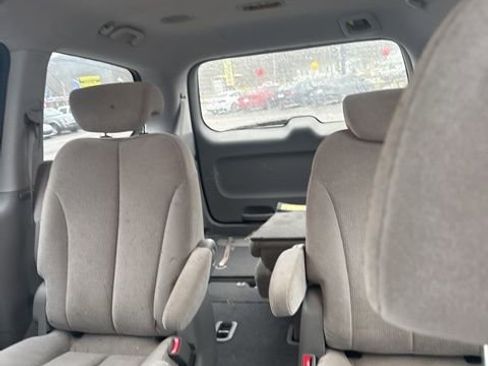 Used 2008 Kia Sedona LX image 18