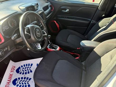 Used 2018 Jeep Renegade Trailhawk w/ Cold Weather Group II image 7