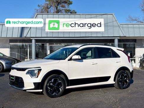 Used 2023 Kia Niro Wind w/ Wind Preserve Package image 1