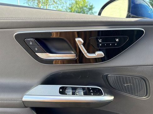 New 2025 Mercedes-Benz GLC 350e 4MATIC image 24