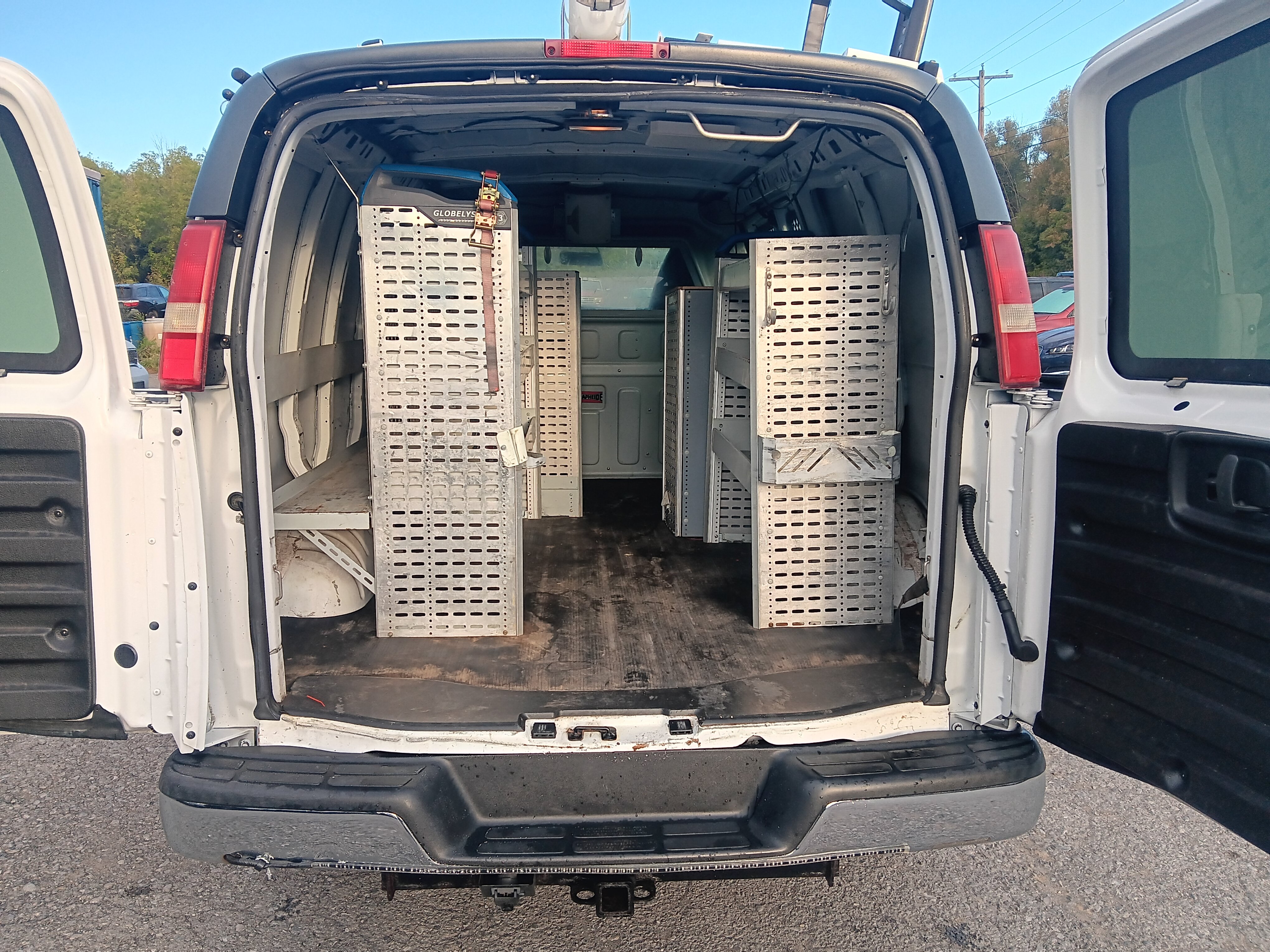 Used 2014 Chevrolet Express 2500 RWD image 4