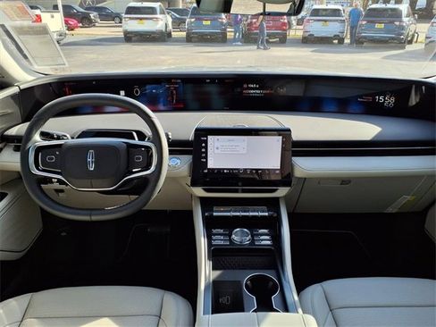 New 2026 Lincoln Nautilus Premier image 6