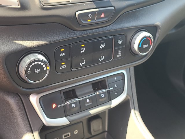 Used 2024 GMC Terrain SLE AWD/4WD image 20
