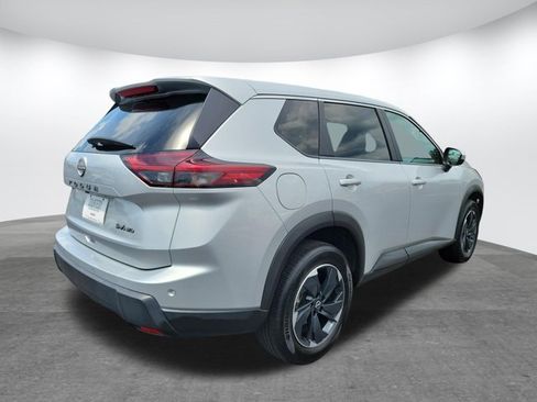 Used 2024 Nissan Rogue SV AWD/4WD image 7