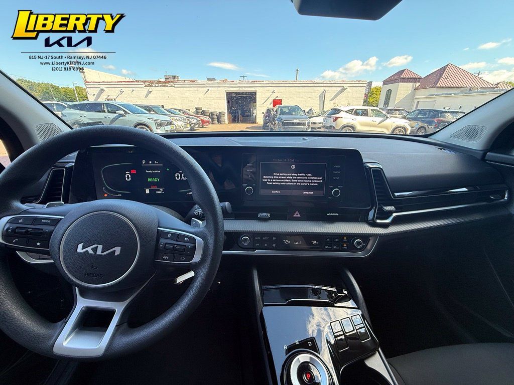 Used 2023 Kia Sportage LX AWD/4WD image 12