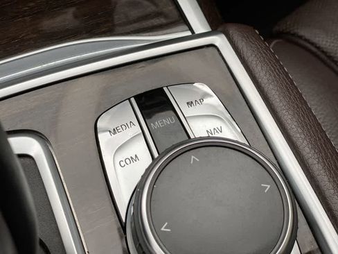 Used 2020 BMW 740i w/ M Sport Package RWD image 32