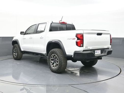 New 2026 Chevrolet Colorado ZR2 w/ Technology Package AWD/4WD image 11