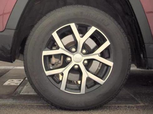 Certified 2024 Jeep Grand Cherokee L Limited w/ Trailer Tow Package image 11