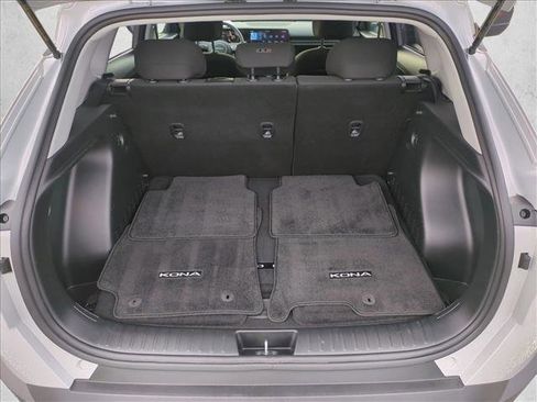 Used 2025 Hyundai Kona SE image 6