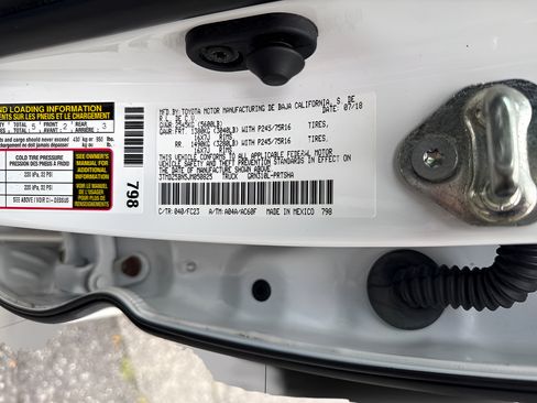 Used 2018 Toyota Tacoma SR5 AWD/4WD image 6