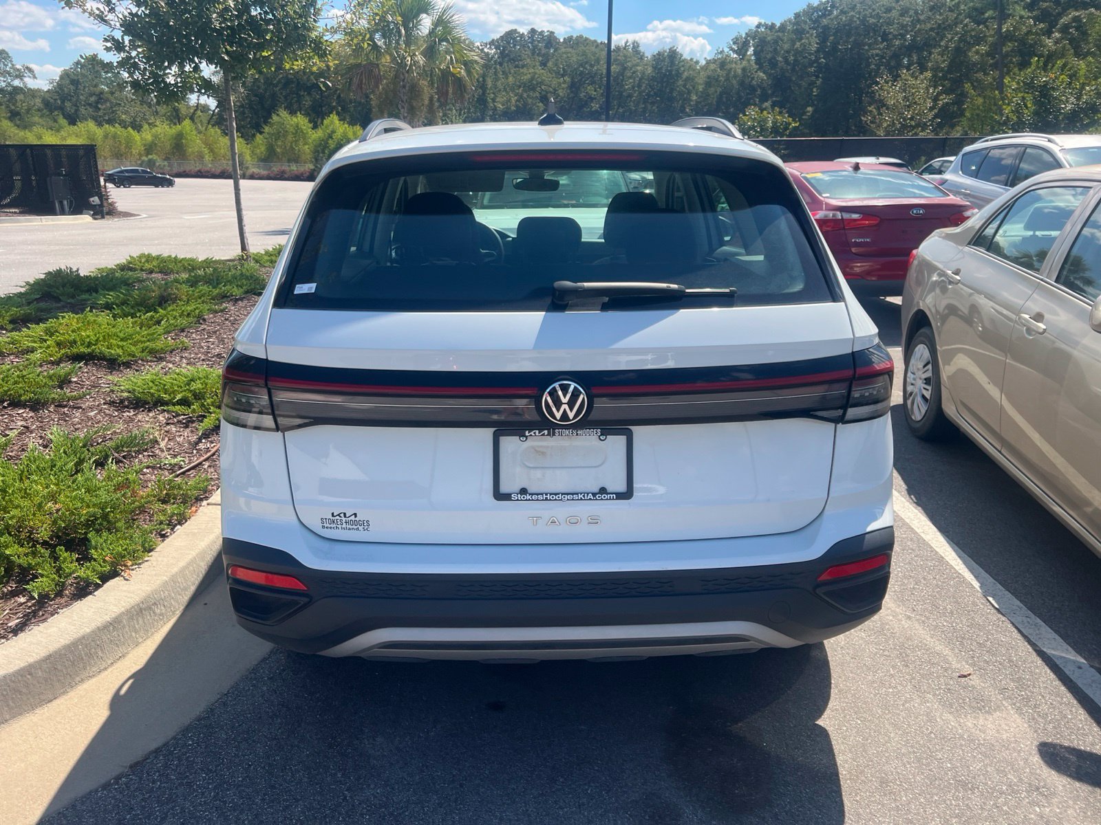 Used 2025 Volkswagen Taos S FWD image 6