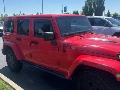 Used 2015 Jeep Wrangler Unlimited Sahara AWD/4WD image 2