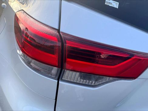 Used 2019 Toyota Highlander Limited Platinum image 27