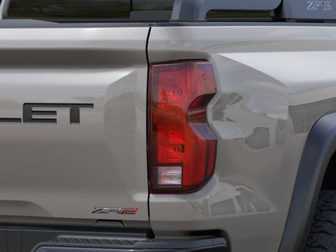 Used 2026 Chevrolet Colorado ZR2 w/ Midnight Edition AWD/4WD image 35