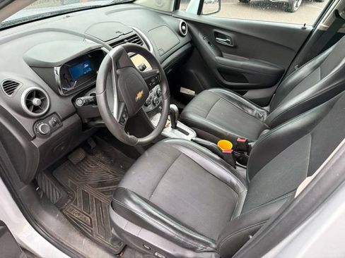 Used 2016 Chevrolet Trax LT w/ LT Convenience Package AWD/4WD image 18