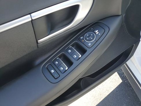 Certified 2025 Hyundai Sonata SE FWD image 19