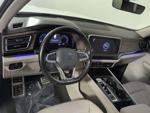 Used 2024 Volkswagen Atlas SEL Premium R-Line image 25