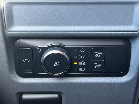 Used 2021 Ford F150 XLT image 14