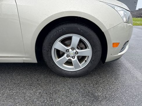 Used 2014 Chevrolet Cruze LT FWD image 9
