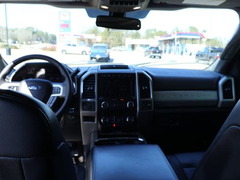 Used 2019 Ford F250 Lariat w/ Lariat Ultimate Package image 11