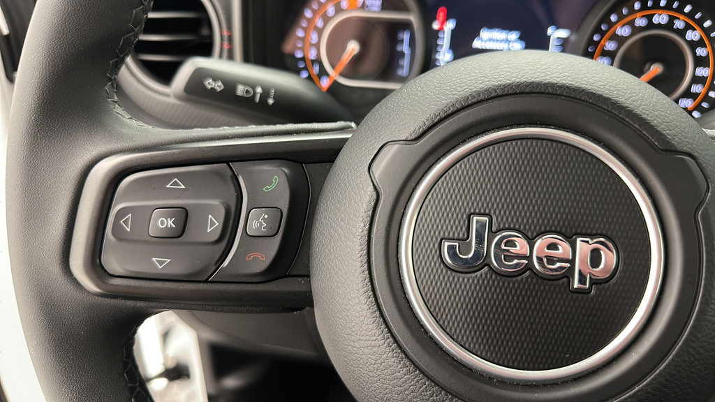 Used 2026 Jeep Wrangler Unlimited Rubicon AWD/4WD image 17