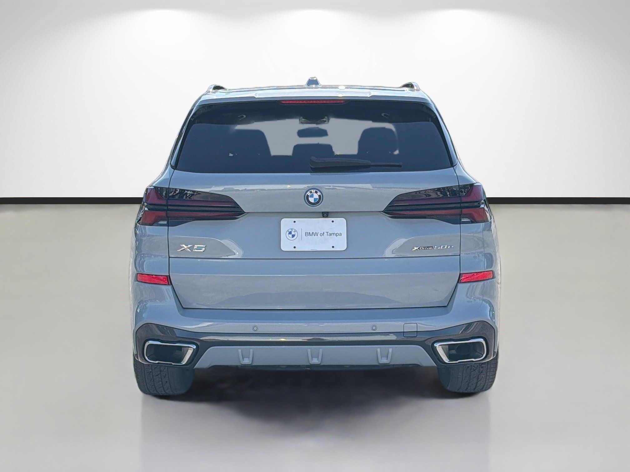Used 2024 BMW X5 xDrive50e w/ M Sport Package AWD/4WD image 4
