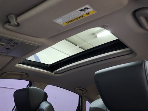 Used 2018 Honda Accord Touring image 25