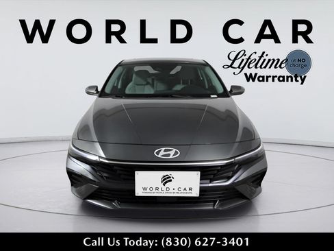 Used 2025 Hyundai Elantra Limited FWD image 8