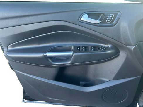 Used 2018 Ford Escape SE image 17