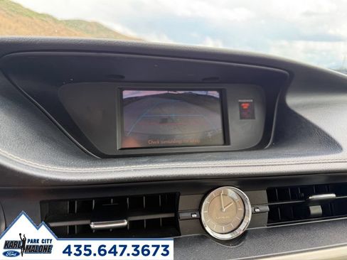 Used 2013 Lexus ES 300h w/ Luxury Pkg FWD image 20