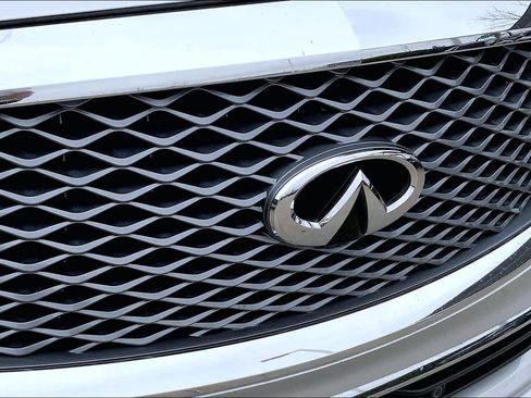 Used 2021 INFINITI QX80 Sensory w/ All-Season Package image 28