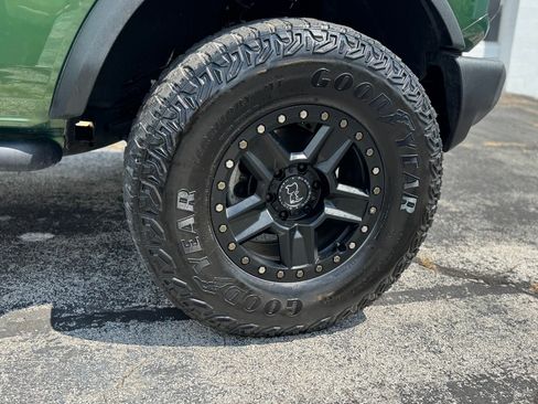 Used 2022 Ford Bronco 4-Door image 3