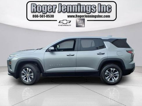 Used 2026 Chevrolet Equinox LT w/ Convenience Package II image 2