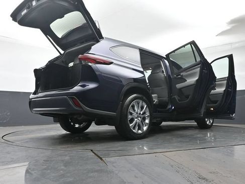 Certified 2024 Toyota Highlander Limited AWD/4WD image 55