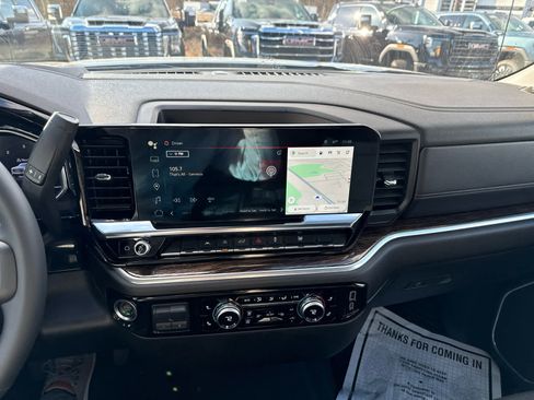 Certified 2025 GMC Sierra 1500 Elevation image 19