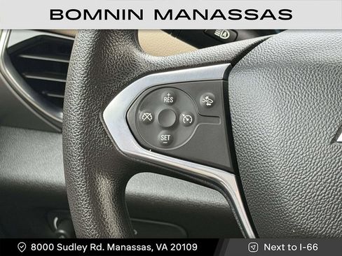 Used 2022 Chevrolet Traverse LS image 19