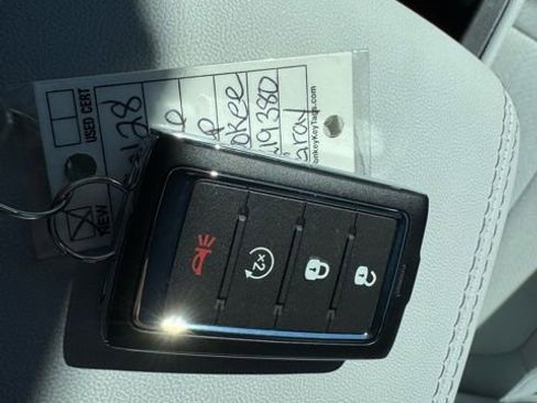 New 2026 Jeep Cherokee Laredo image 28