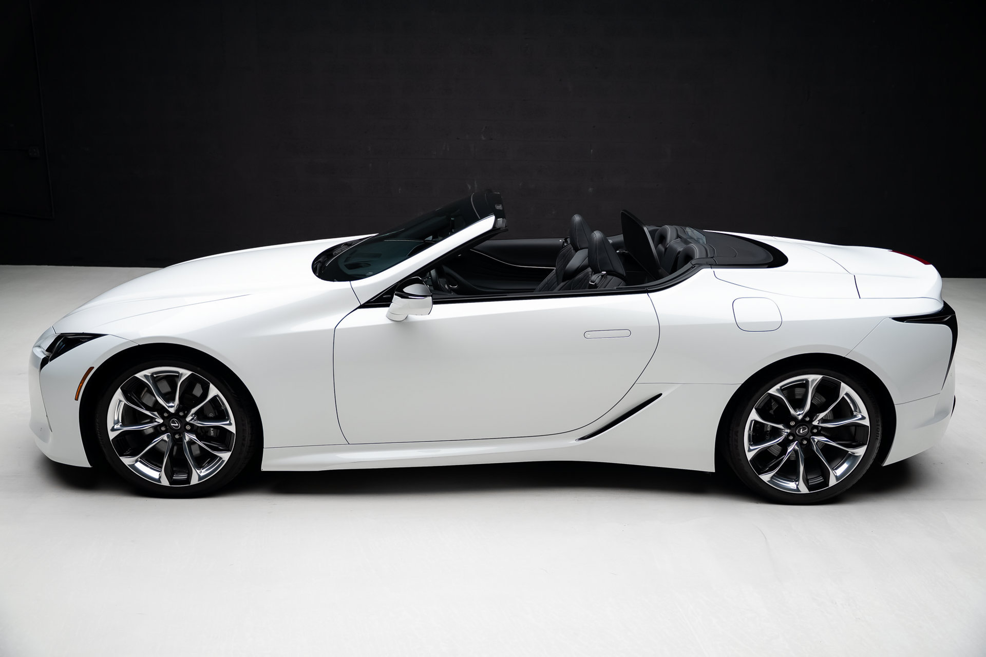 Used 2021 Lexus LC 500 Convertible w/ Touring Package RWD image 18