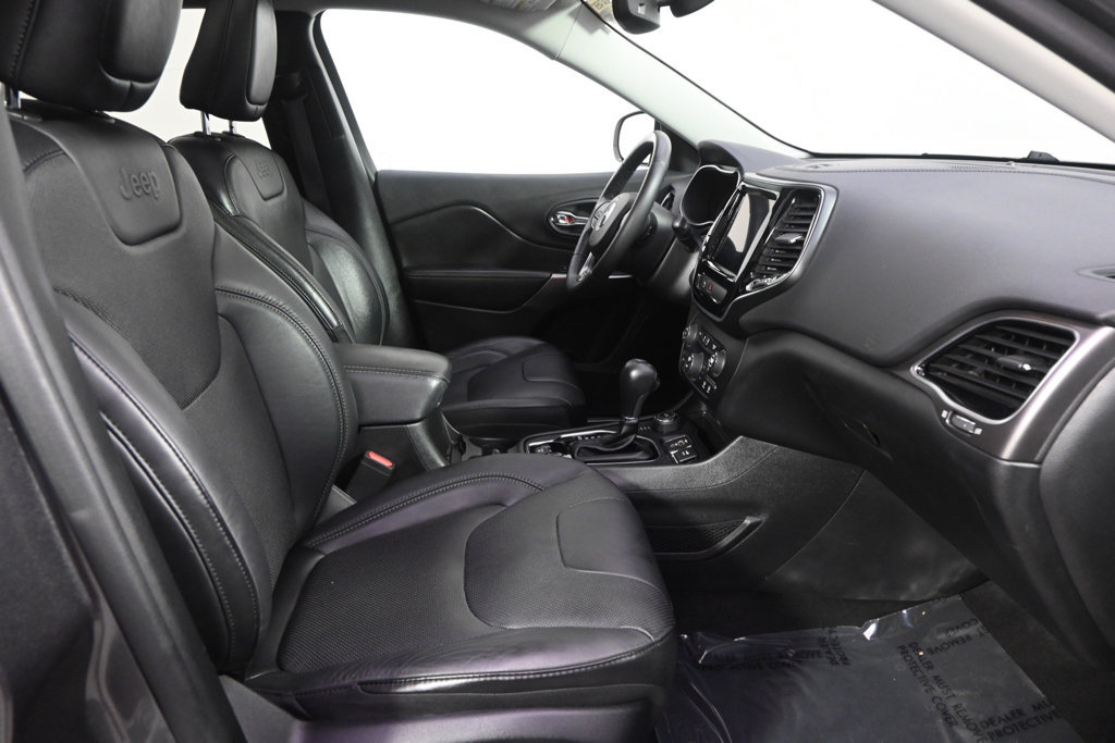 Used 2019 Jeep Cherokee Limited AWD/4WD image 16