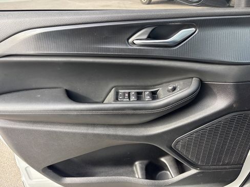 Used 2023 Jeep Grand Cherokee L Altitude image 20