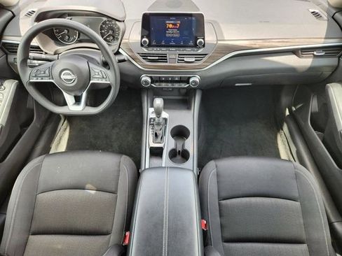 Used 2025 Nissan Altima 2.5 SV image 26