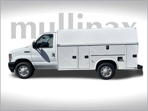 New 2025 Ford E-350 and Econoline 350 Super Duty w/ Power Equipment Group image 8