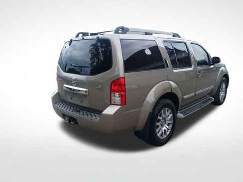 Used 2009 Nissan Pathfinder LE RWD image 10